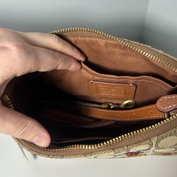 Coach Teri Bag X Disney! The crossbody strap is missing one of the studs - Picture 4 of 6